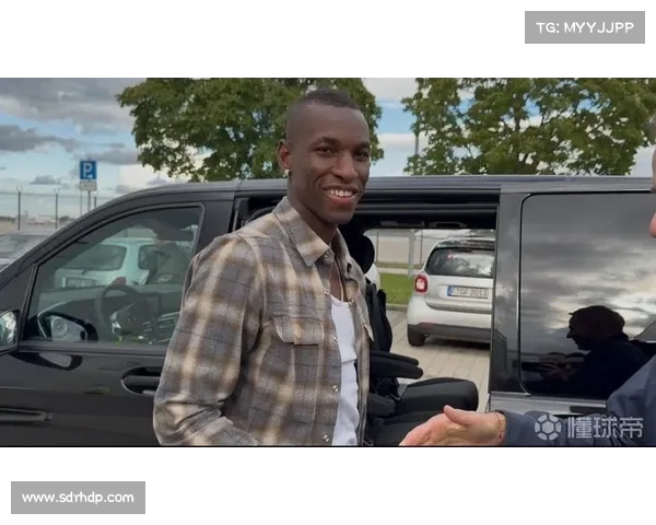 雅克松仍在慕尼黑与埃贝尔共同寻求解决方案推进工作 雅克松仍在慕尼黑与埃贝尔共同寻求解决方案推进工作